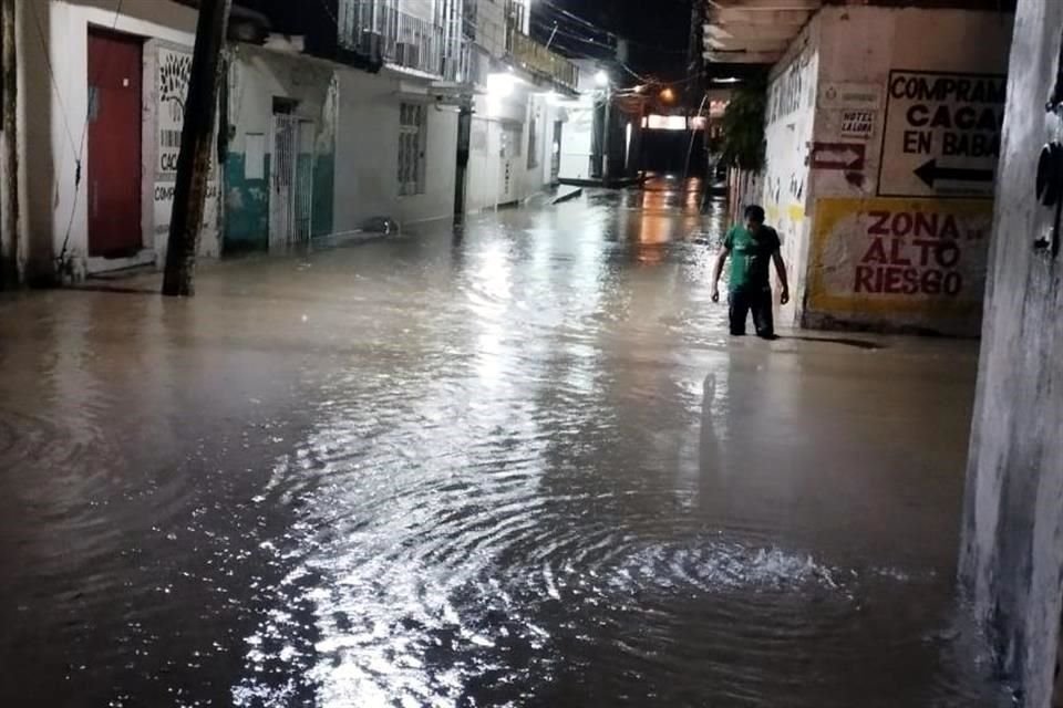 Paso de tormeta 'Karl' dejó severas inundaciones en Chiapas.