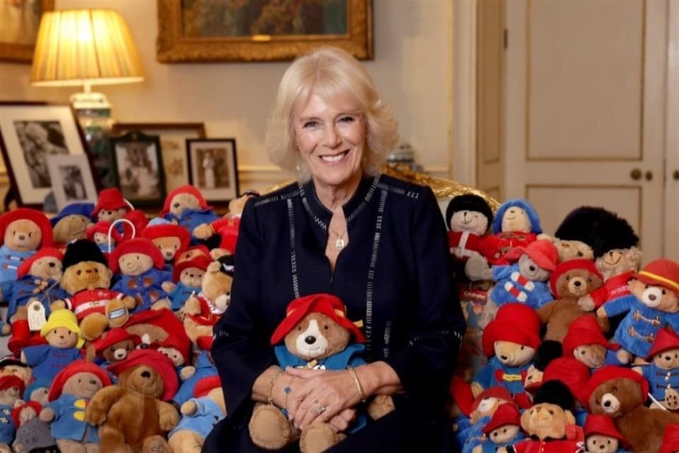 Los osos de peluche, dados por los británicos a Windsor, para honrar a Isabel II serán donados por Camila para los niños de una fundación.