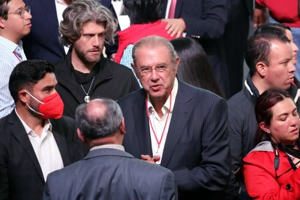 Entre los asistentes al encuentro están ex dirigentes tricolores como José Antonio González (foto), Manlio Fabio Beltrones y Pedro Joaquín Coldwell.