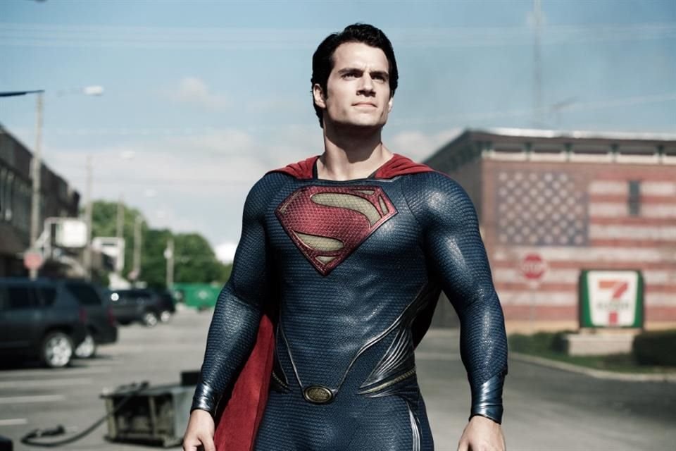 Henry Cavill volverá a interpretar a Superman en una nueva secuela de 'El Hombre de Acero'; también podría enfrentaría a Black Adam.