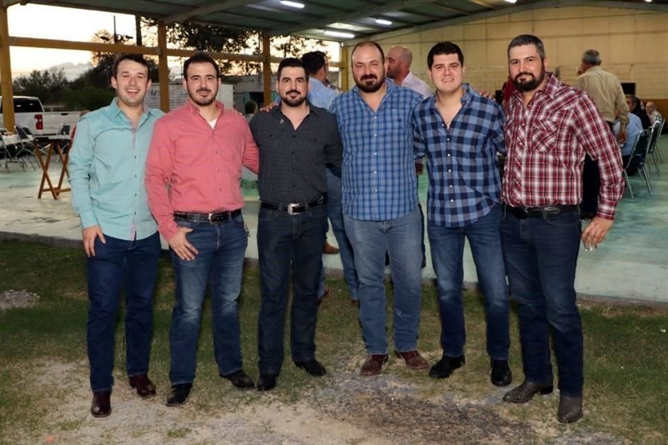 Artemio García, Adrián Garza, Roberto Treviño, Orlando Garza, Ricardo García y Sergio Treviño