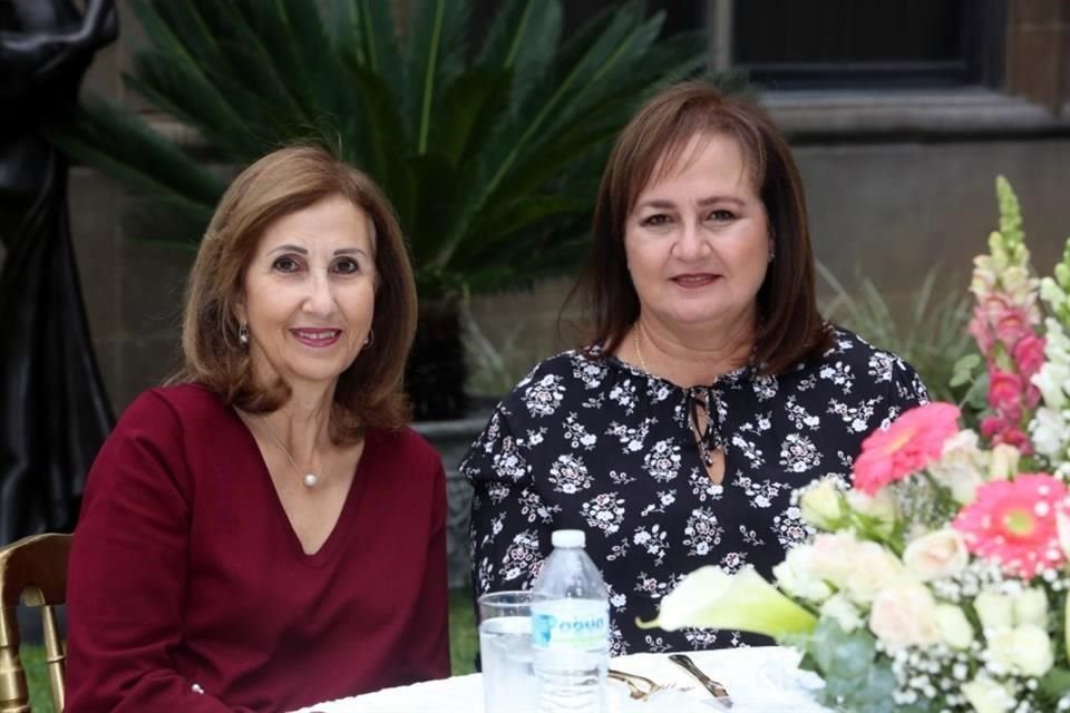 Lizeth Kalifa y Alicia Fernández de Kalifa