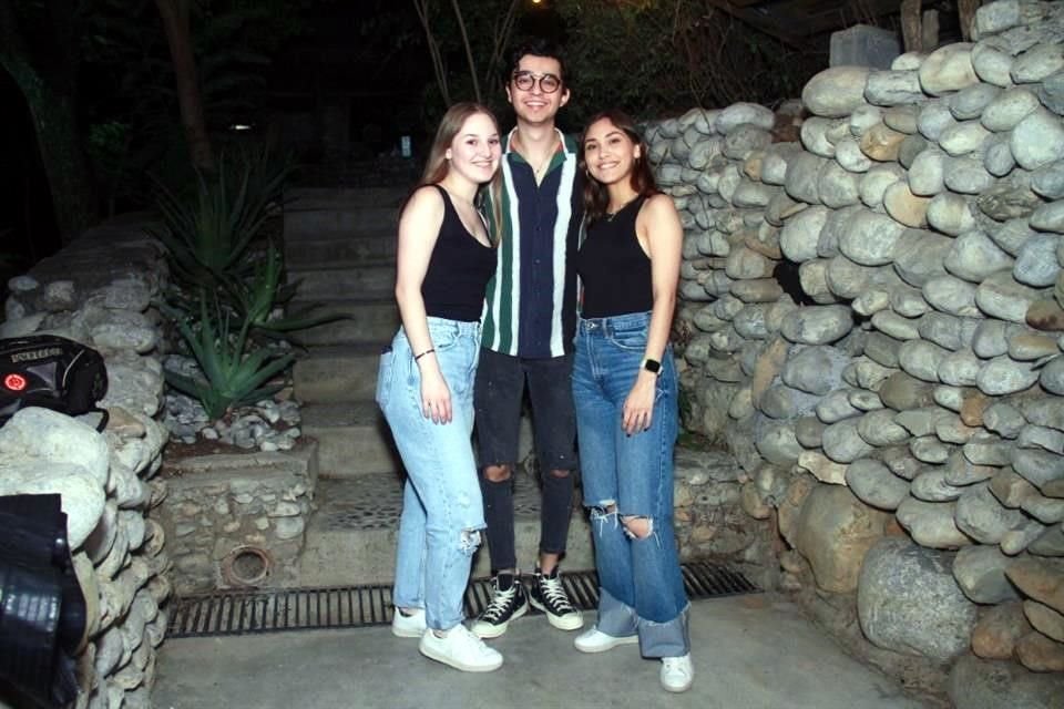 Anapau Pérez, Francisco Fletes y Cecilia Pérez