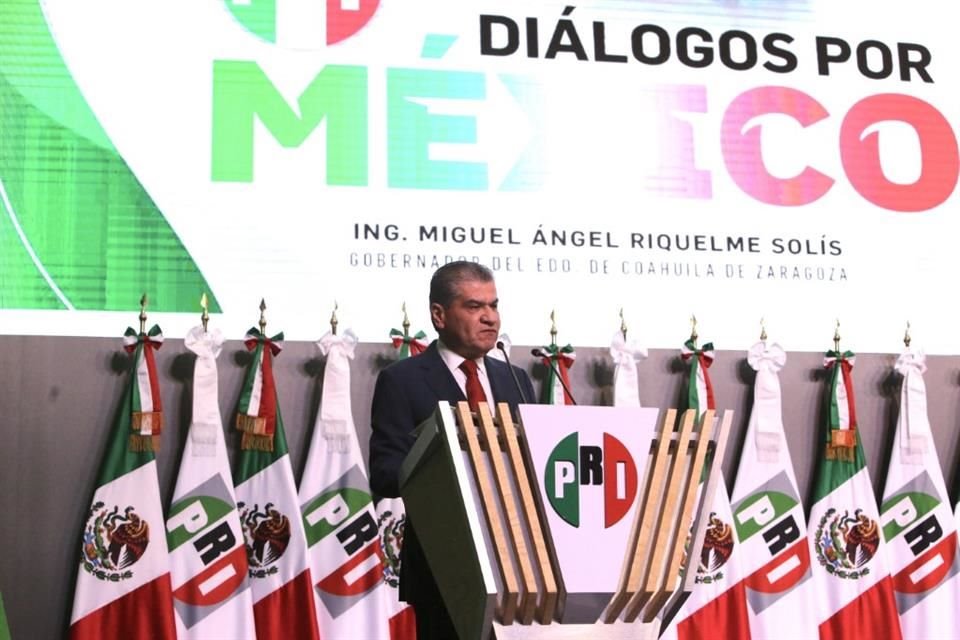 Gobernador Miguel Ángel Riquelme.