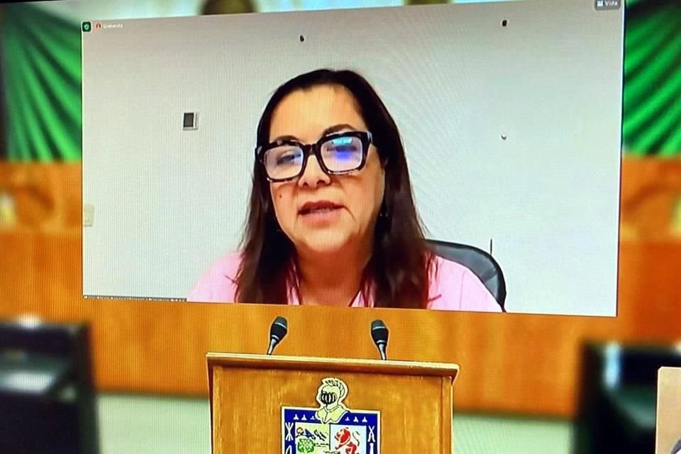 Gloria Bazán, directora del DIF estatal, compareció en la Glosa del Primer Informe de Gobierno, vía remota.