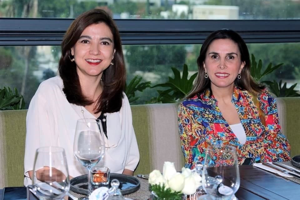 Mónica Cordero y Karina Lozano