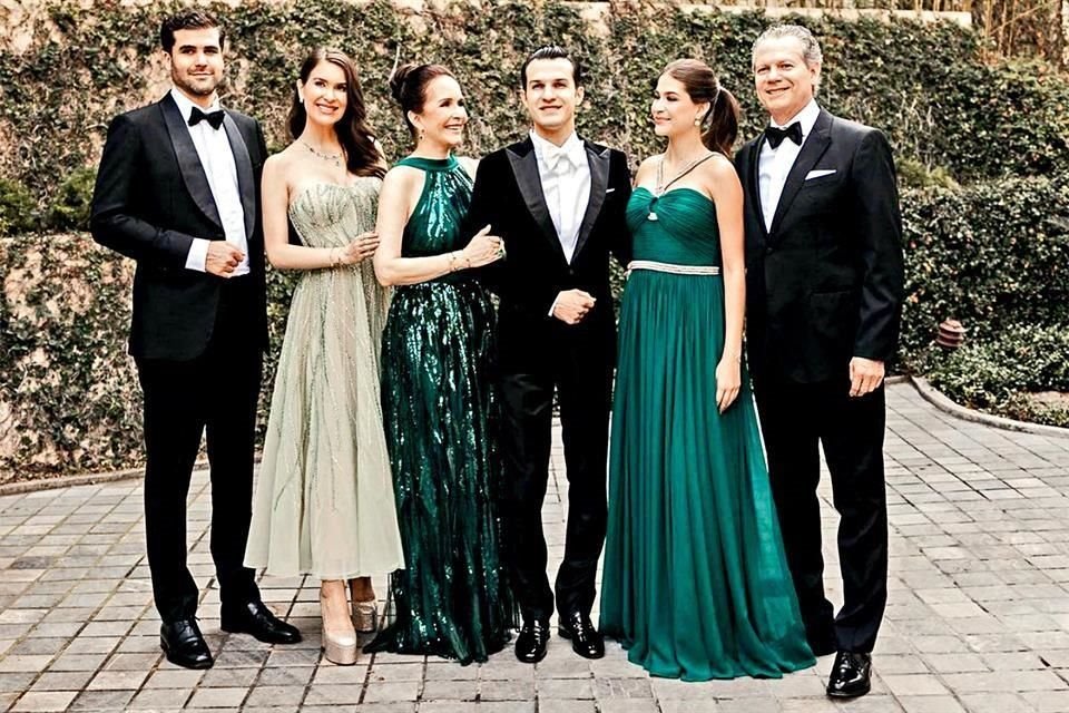 FAMILIA DEL NOVIO. Alejandro Perusquía, Isa Jaime de Perusquía, Teté López de Jaime, Bernardo Jaime López, Elena Jaime López y Bernardo Jaime