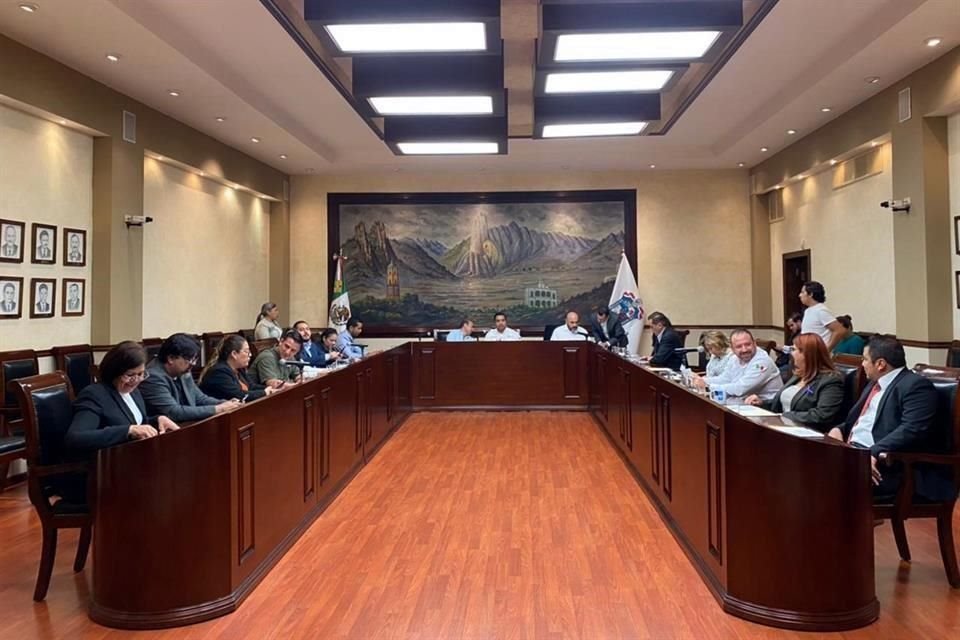 Al concluir la sesión ordinaria de Cabildo, el Alcalde emecista, Jesús Nava, aseguró que se subsidiará a personas de la tercera edad, pensionados, jubilados, viudas y desempleados.