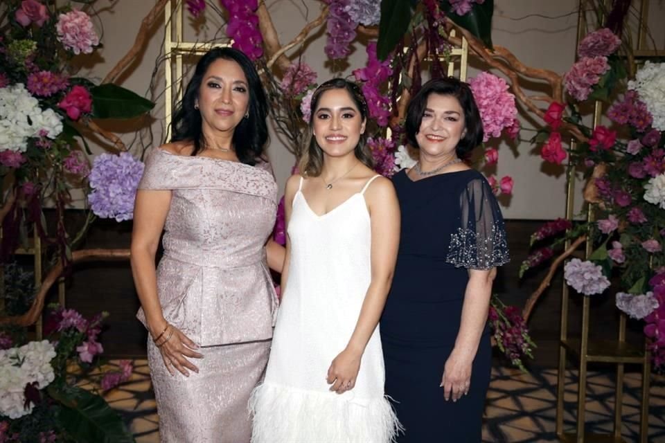 Lydia Gómez Flores, Andrea Zúñiga Leal y Olivia Contreras Nava