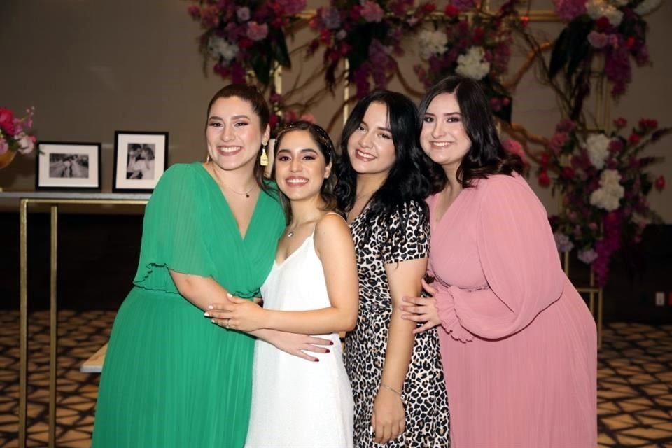 Marcia Morales, Andrea Zúñiga Leal, Evelyn Blázquez y Kathya Castro