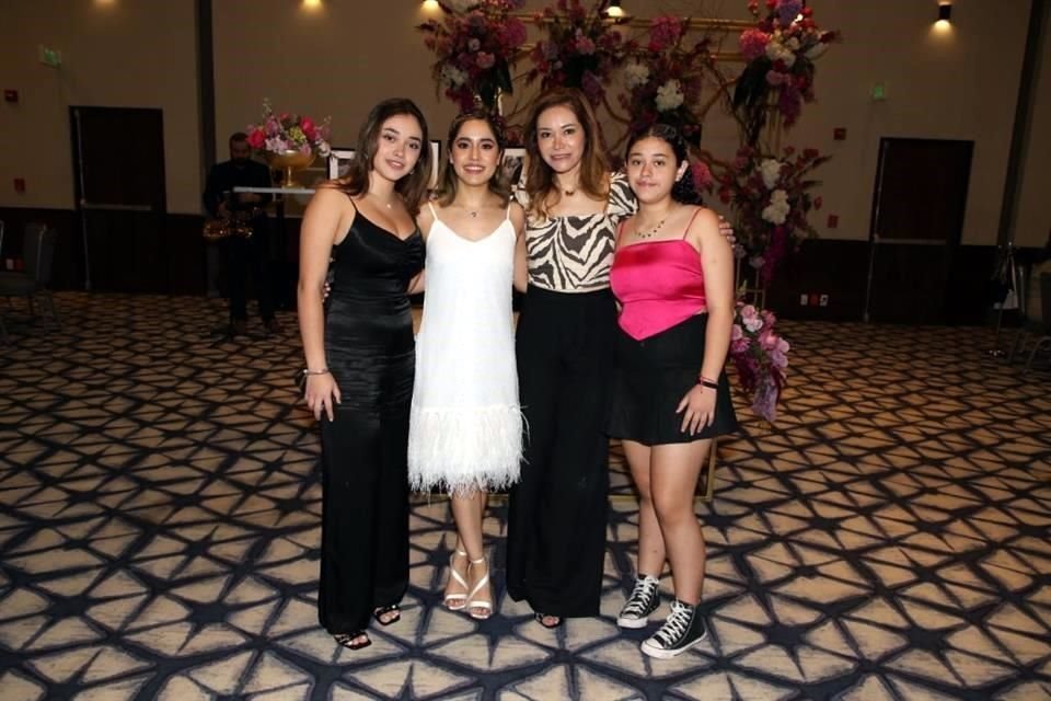 Sofía Morantes, Andrea Zúñiga Leal, Alejandra Gómez y Valeria Morantes