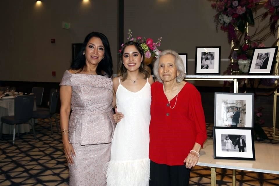 Lydia Gómez Flores, Andrea Zúñiga Leal y Minerva Flores