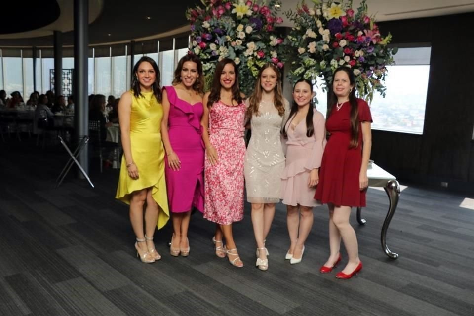 Gaby Ávila, Sandra Villarreal, Stephanie Villarreal,  Ilse Ramos, Melissa Ramos García y Myrna Ramos García