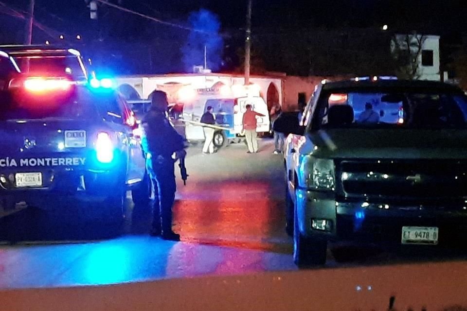 Personal de emergencia trasladó a los heridos a distintos hospitales.