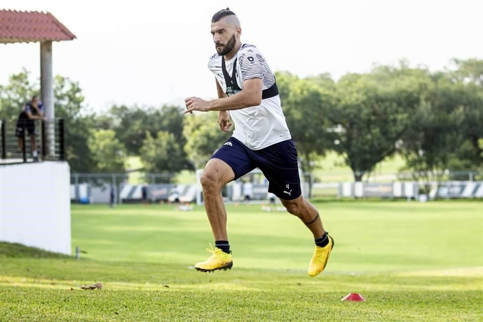 El argentino volvería al futbol de su País.