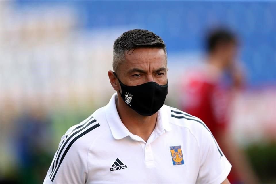 Juninho, quien fue auxiliar técnico del 'Tuca' durante el último año, también quedó oficialmente fuera de Tigres.