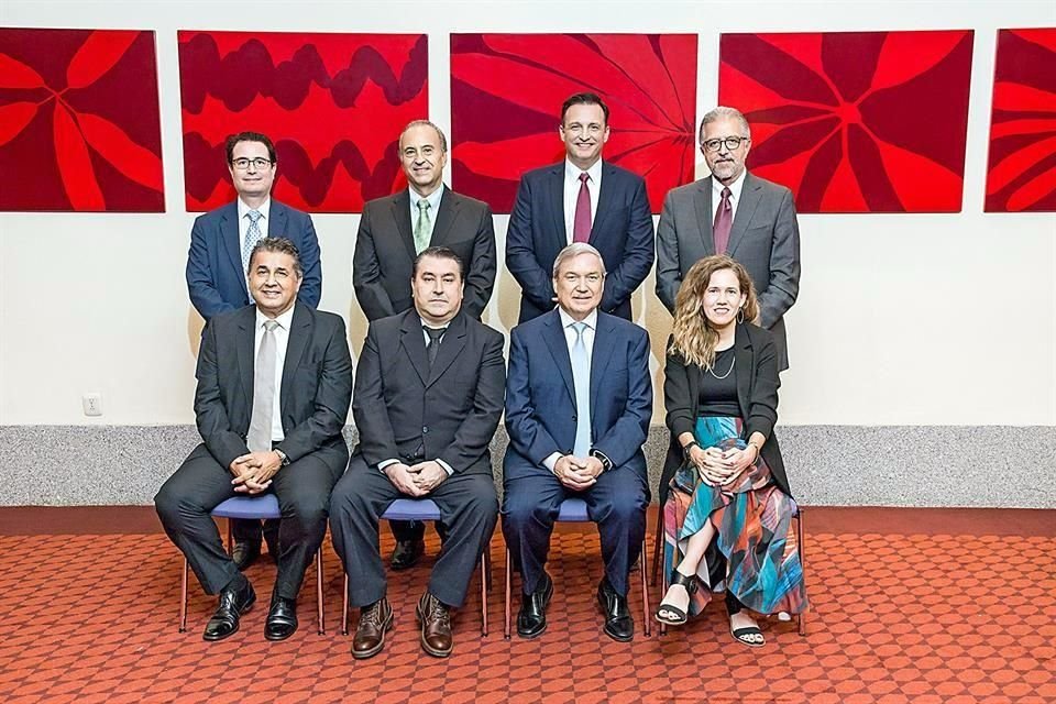 Federico Toussaint al frente con empleados con 20 años.