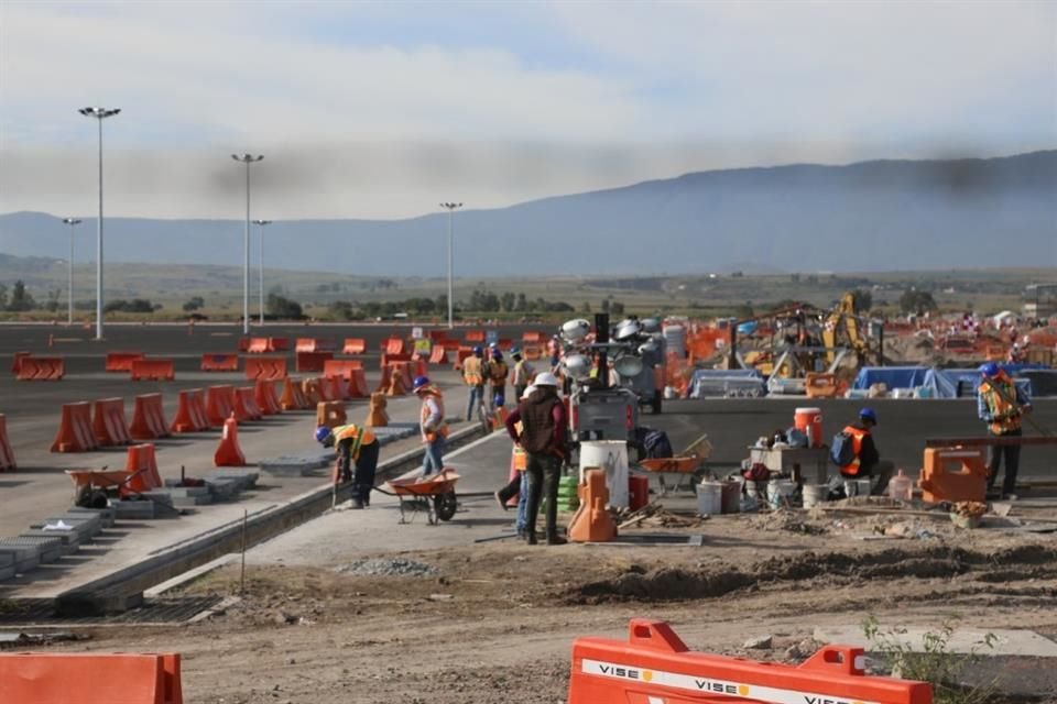 Construcción de la nueva zona de Aviación General.