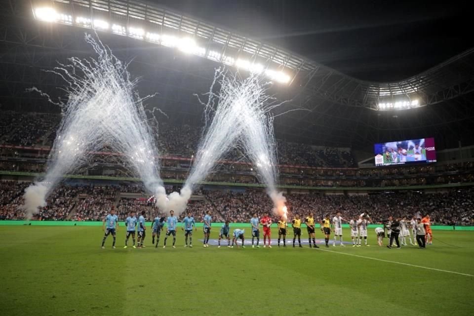 Espectacular recibimiento en el estadio.