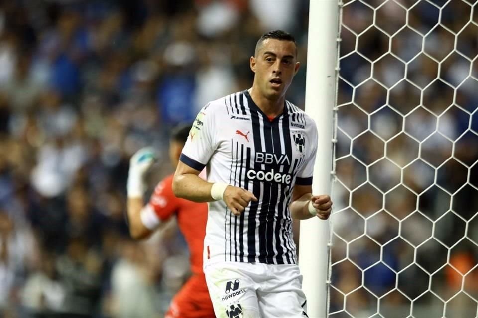 Rogelio Funes Mori reclamó algunas jugadas al árbitro Luis Enrique Santander.