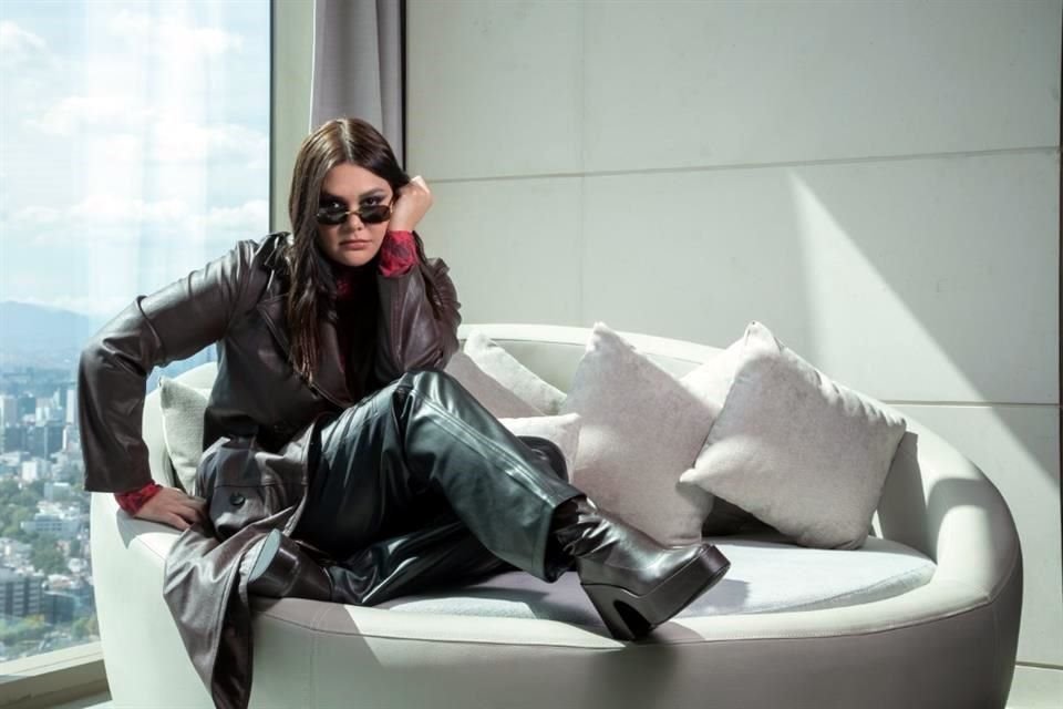 La cantante Yuridia reivindica el papel de la mujer en la música regional mexicana, al mismo tiempo que estrena disco y un dueto con Ángela Aguilar.