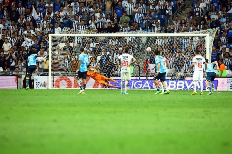 Avilés Hurtado marcó el penal que sentenció el duelo en favor de 1-0 para Pachuca.