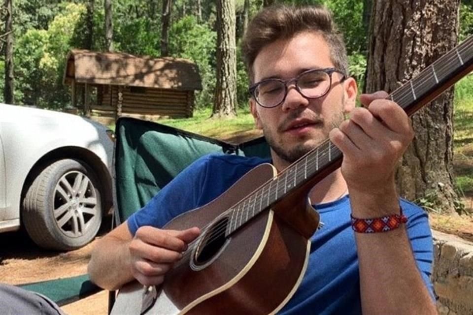 El dúo Los Dos Garza estaba integrado por Mauricio (foto), y su hermano Patricio.