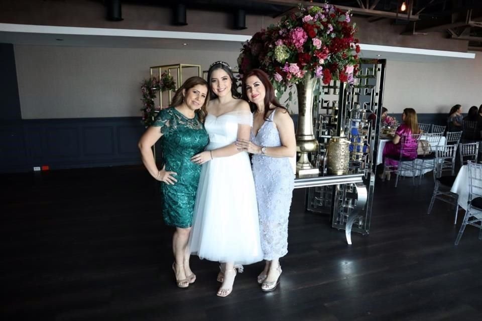 Edith Cedillo Solís, Melissa Dávila Cedillo y Myrna Garza de Treviño