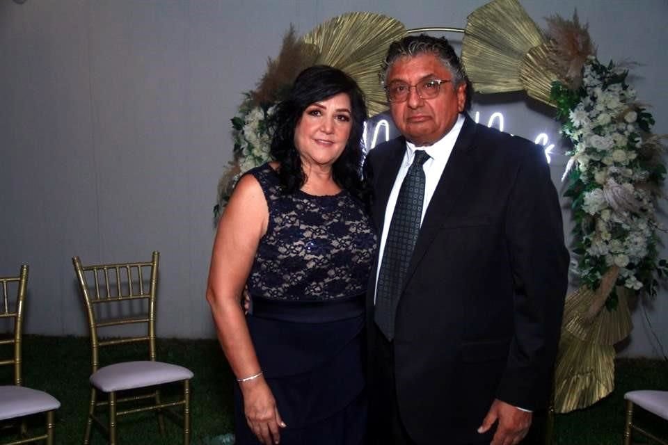 Martha Almaguer y Carlos Álvarez