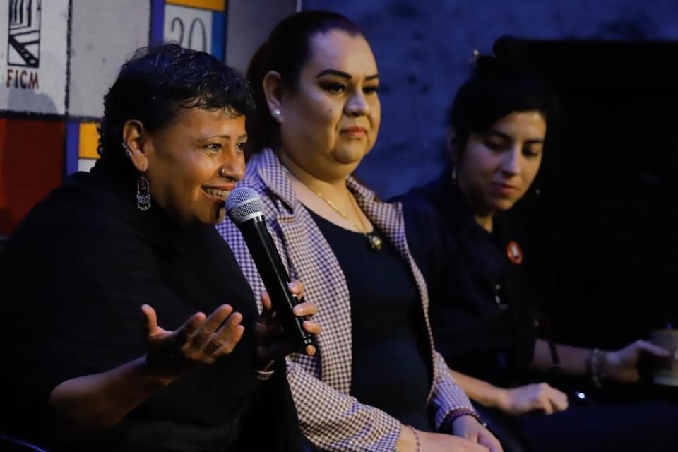 Durante la presentación de 'Dos Estaciones', estuvo presente el elenco de la cinta.