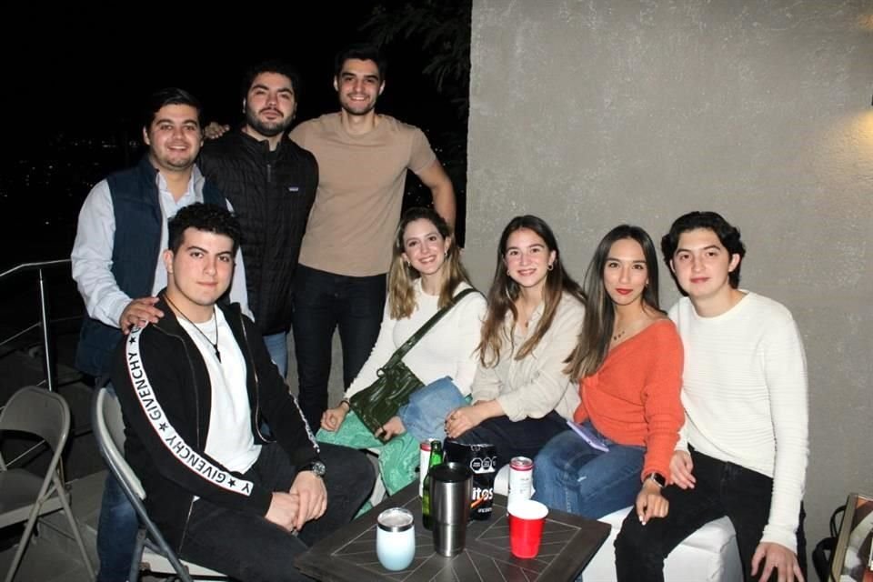 Alejandro Romano, José Humberto Ramos, Faisal Fernández, Marcelo Blanco, Lia Montemayor, Carolina González, Fernanda Cruz y Marcelo Treviño