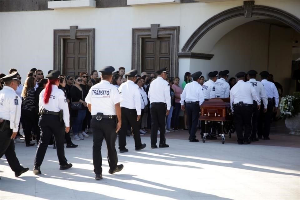 Además del personal municipal de Zuazua, familiares y amigos, al acto solemne acudieron elementos de Tránsito de Apodaca y San Nicolás.