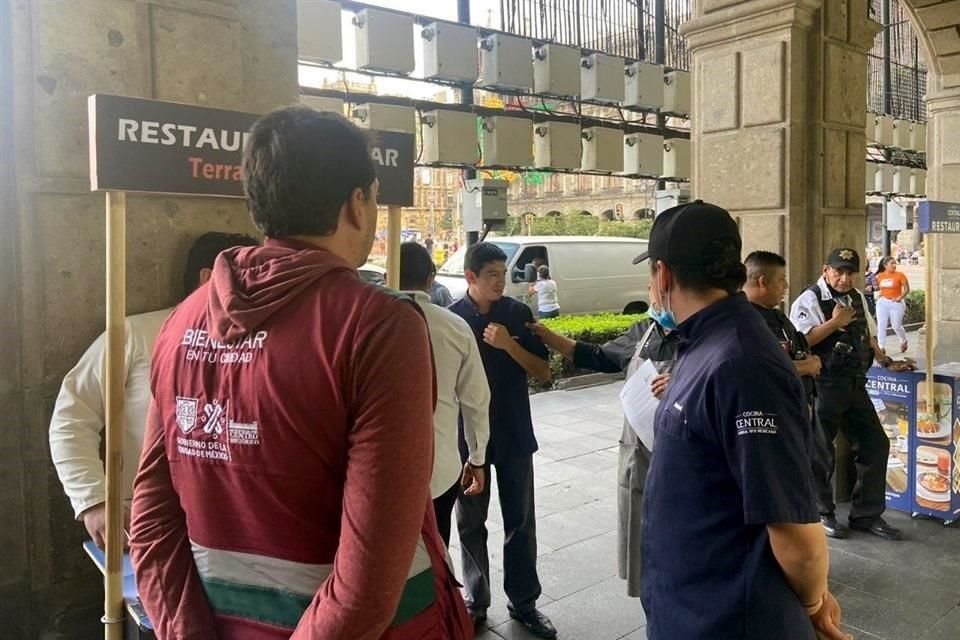 Reportaron que se realizan recorridos en las terrazas aledañas al Zócalo donde clientes reportan cobros excesivos.