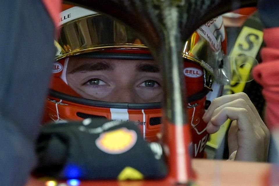 La mirada de Charles Leclerc.