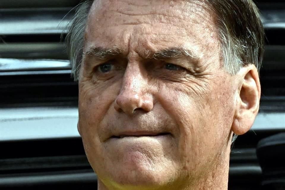 Tras perder elección en Brasil, Jair Bolsonaro podría enfrentar cargos por supuesta corrupción y mal manejo de la pandemia de Covid-19, señalan expertos.