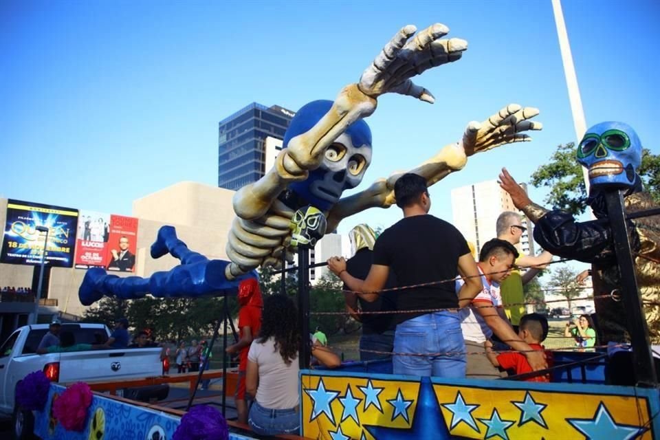 Personajes de la cultura popular también estuvieron representados en las catrinas y calaveras.