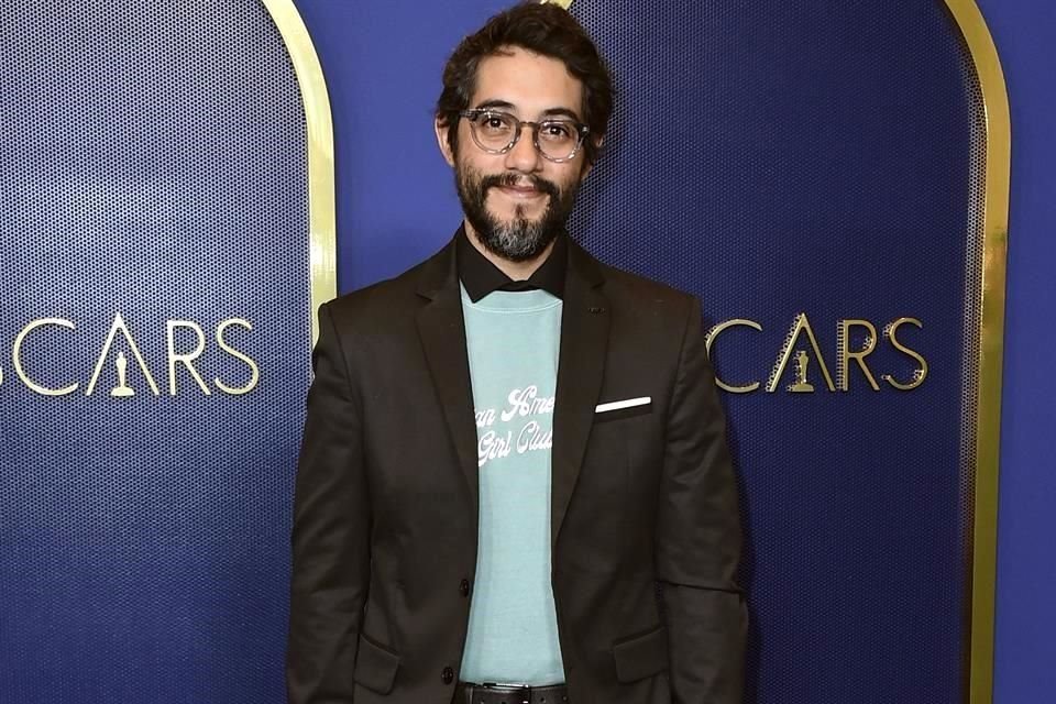 El mexicano Carlos López Estrada, nominado al Óscar por 'Raya y El Último Dragón', dirigirá el remake de 'Your Name' en acción real.