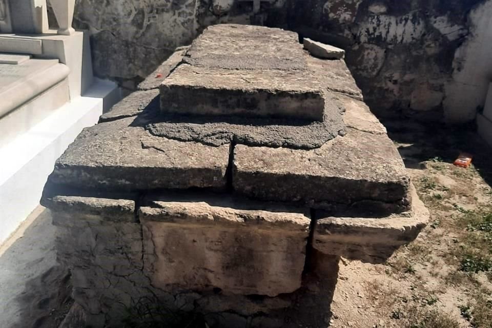 El Panteón municipal de García tiene tumbas de más de un siglo de antigüedad.