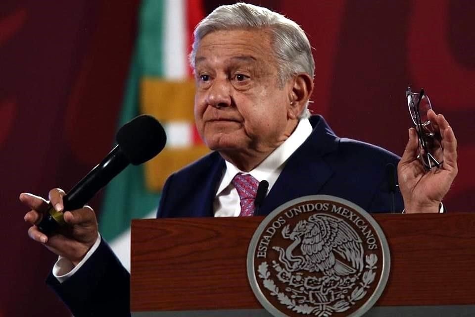 El Presidente López Obrador dijo respetar, pero no estar de acuerdo, con la defensa del INE que hizo la Iglesia católica en pronunciamiento.