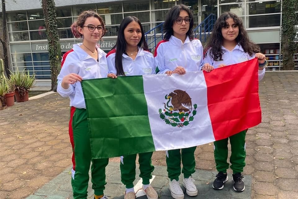 Participaron Andrea Sarahí Cascante Duarte de Morelos; Rosa Victoria Cantú Rodríguez de la Ciudad de México; María Fernanda López Tuyub de Yucatán y Ana Camila Cuevas González de Tamaulipas.