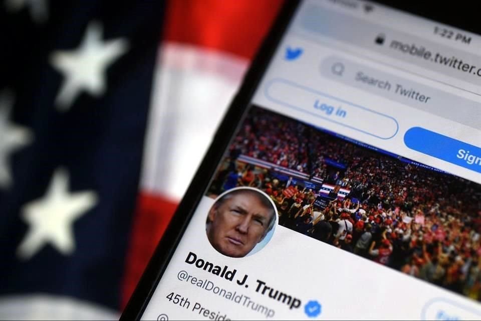 Elon Musk había calificado de errónea la decisión de Twitter de suspender la cuenta del ex presidente Donald Trump.