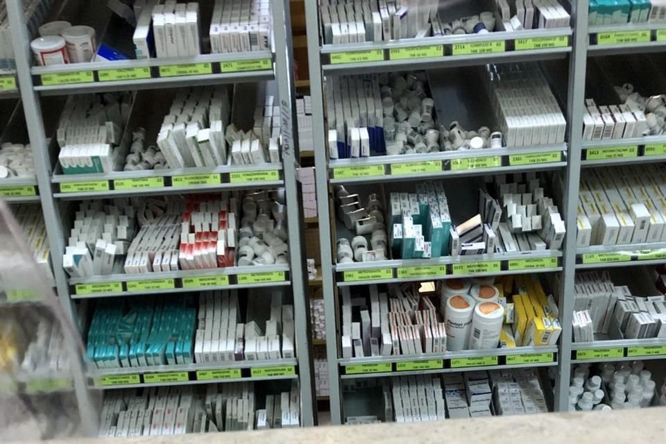 En 2017, la adjudicación directa para compra de medicamentos era de 6%, mientras que en 2021 ascendió a un 60%, según análisis del INEFAM.
