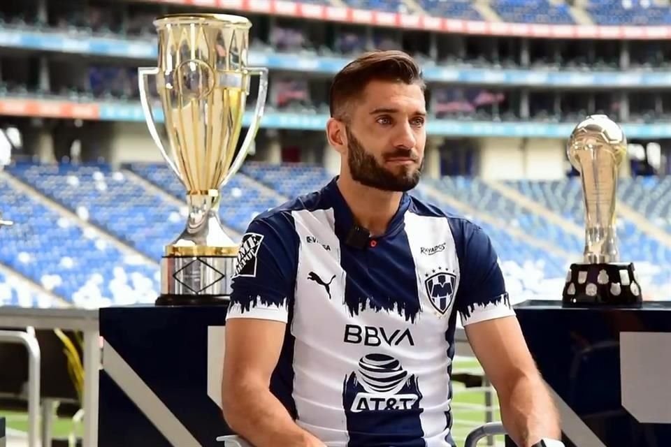 El defensa se despidió del Monterrey tras cuatro años en el que consiguió 4 títulos oficiales.