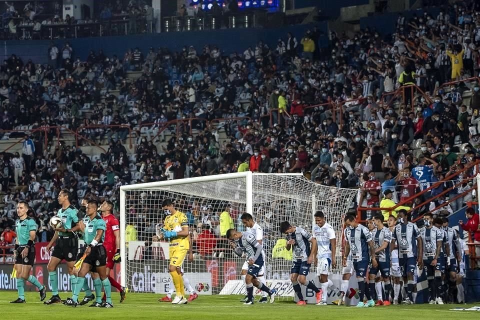 El Estadio Hidalgo tenía permitido el 40 por ciento del aforo, pero la gente en las gradas no representaban ese número.