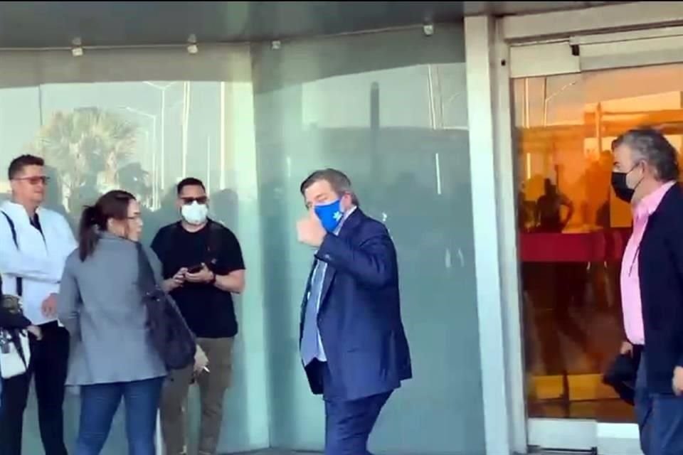 Así llegó Miguel Herrera la mañana de este jueves a la Ciudad.