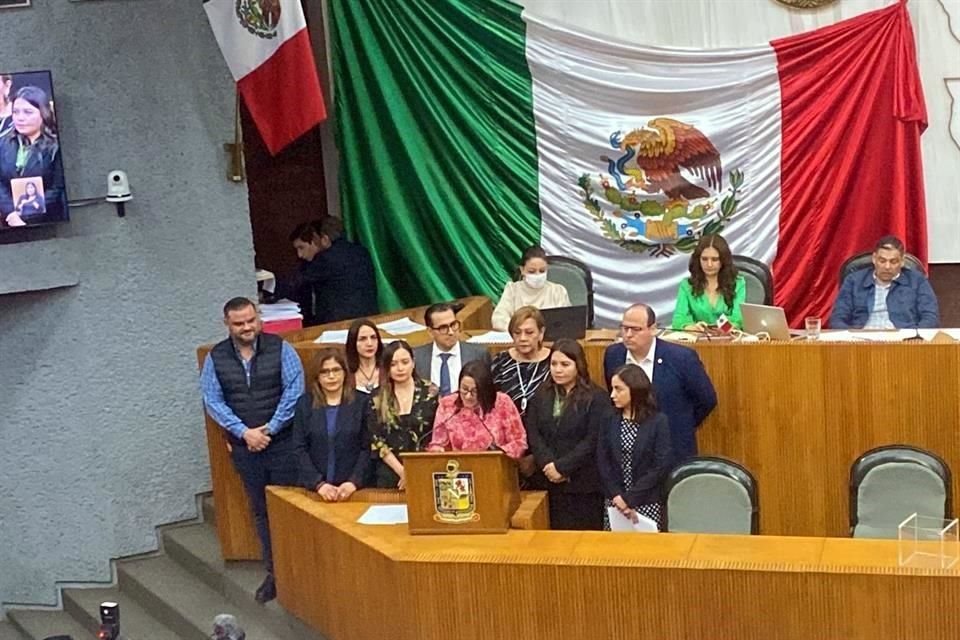 Por ello detuvieron por instantes la votación al realizar diversos posicionamiento en el Pleno durante la sesión del Congreso local.