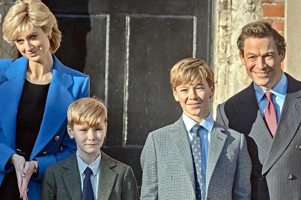 Esta temporada mostrará por primera vez a los hijos de Carlos y Diana, los Príncipes Guillermo y Enrique, cuando eran apenas unos niños.