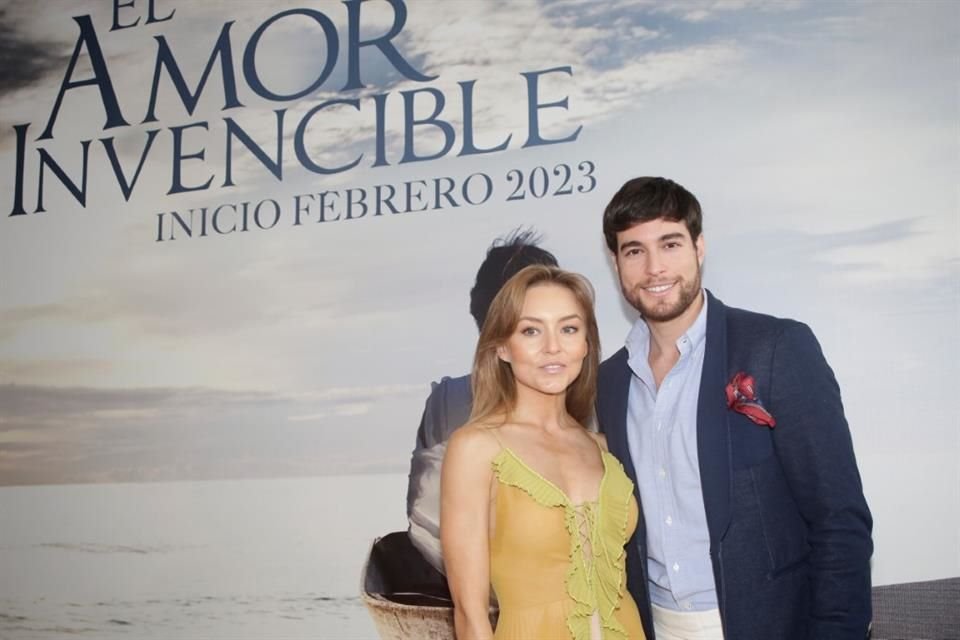 La telenovela 'El Amor Invencible', producida por Juan Osorio, inició filmaciones. La protagonizan Angelique Boyer y Danilo Carrera.