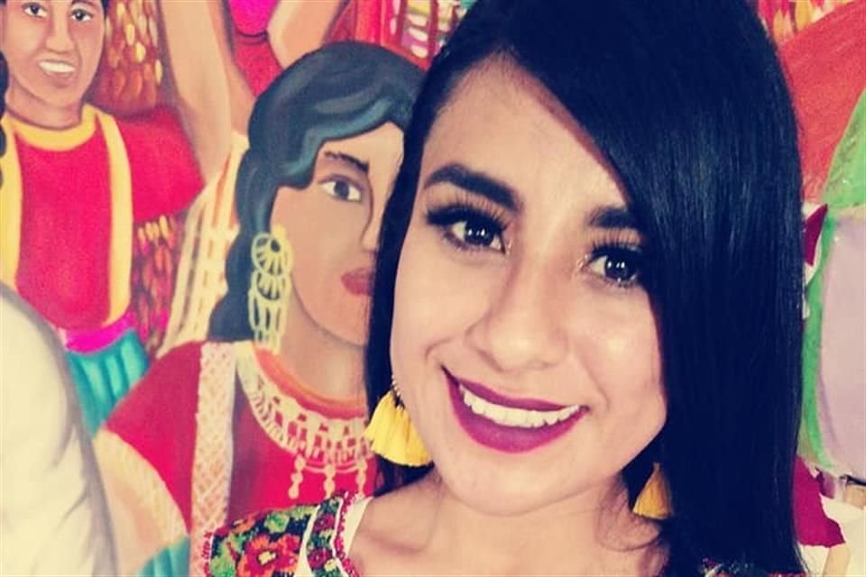 La cantante de música regional Jazmín Zárate, de 28 años, fue hallada con diversas heridas en un camino de terracería en Oaxaca.