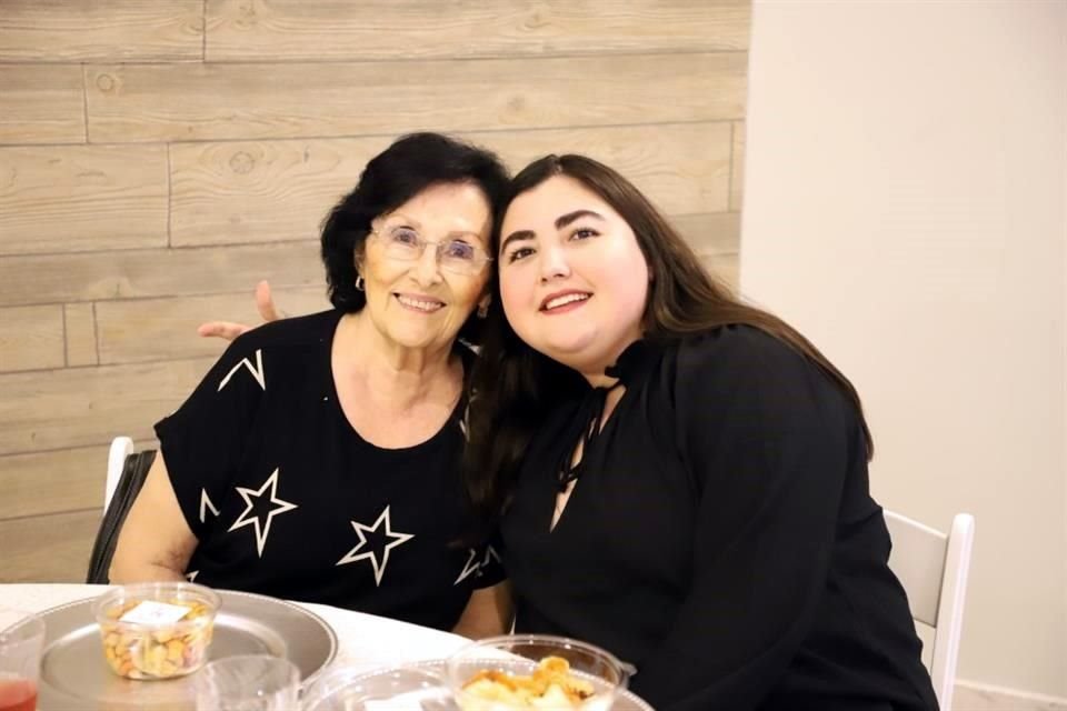 Ofelia Frausto y Regina Sepúlveda